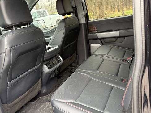 Used 2023 Ford F150 Lariat w/ Trailer Tow Package image 18