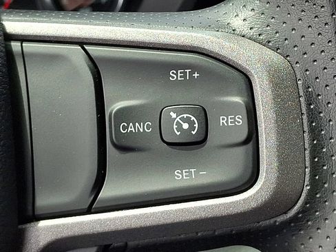 Used 2024 RAM 2500 Tradesman w/ Chrome Appearance Group AWD/4WD image 21
