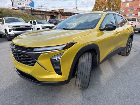 Used 2024 Chevrolet Trax RS w/ Sunroof Package image 5