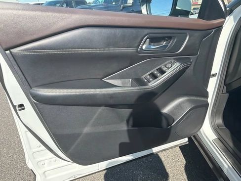 Used 2023 Nissan Rogue SV w/ SV Premium B Package AWD/4WD image 17