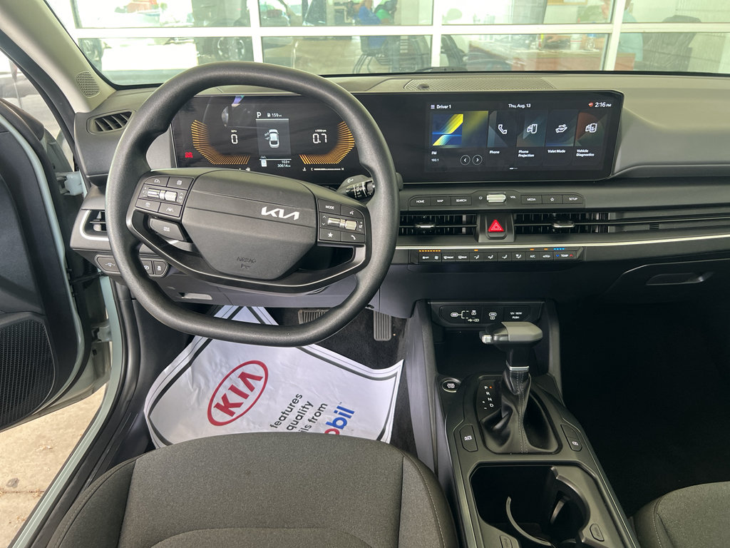 Used 2025 Kia K4 FWD image 21