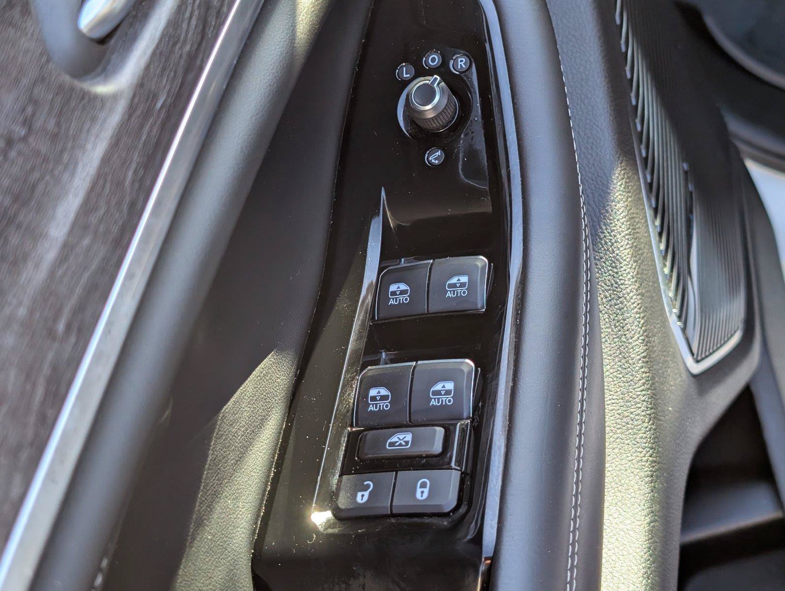 Used 2021 Jeep Grand Cherokee L Overland w/ Advanced Protech Group III AWD/4WD image 19