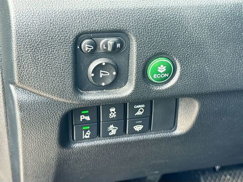 Used 2025 Honda Ridgeline TrailSport image 10