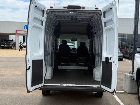 Used 2023 RAM ProMaster 3500 w/ Lane Management Group FWD image 3