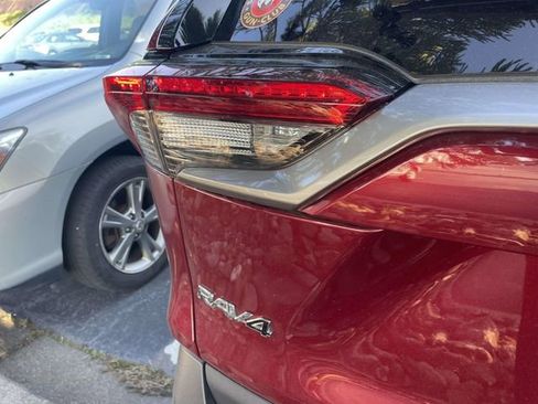 Used 2023 Toyota RAV4 Limited image 12