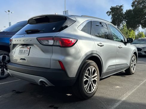 Used 2022 Ford Escape SEL w/ Technology Package FWD image 4