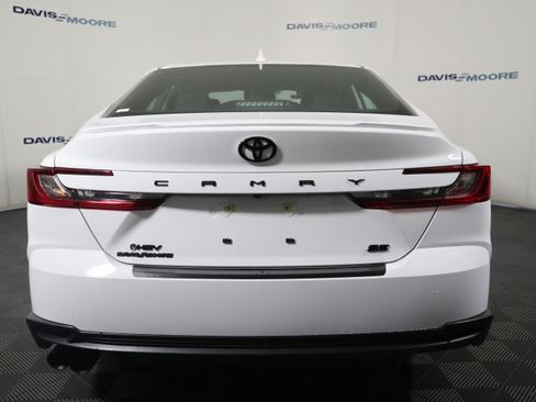 Used 2025 Toyota Camry SE w/ Convenience Package FWD image 7