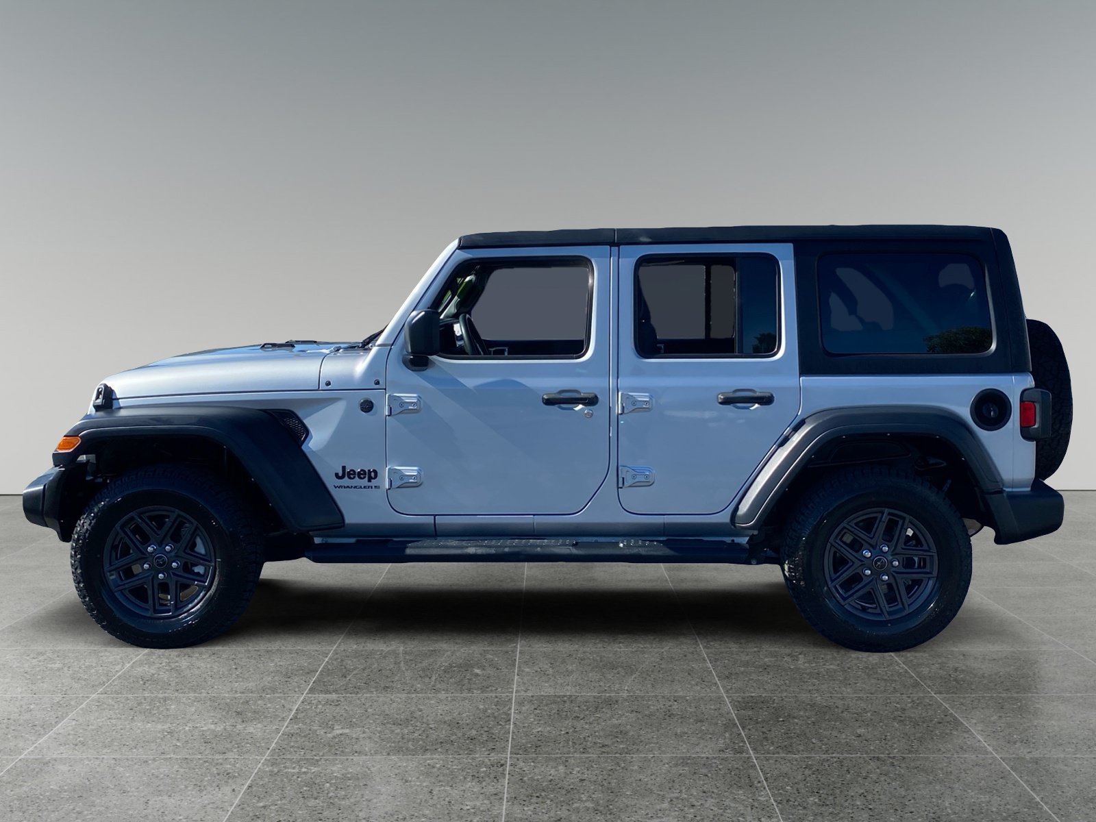 Used 2024 Jeep Wrangler Unlimited Sport AWD/4WD image 2