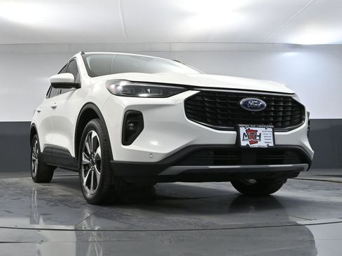 Used 2024 Ford Escape Platinum image 54