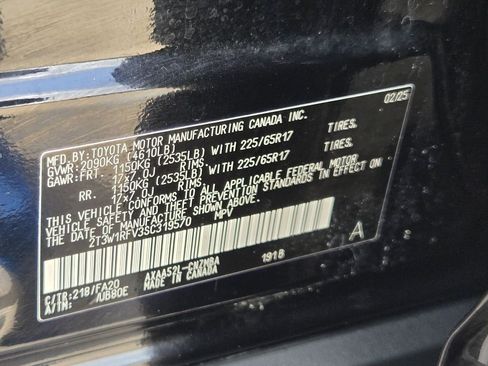 Used 2025 Toyota RAV4 XLE FWD image 32