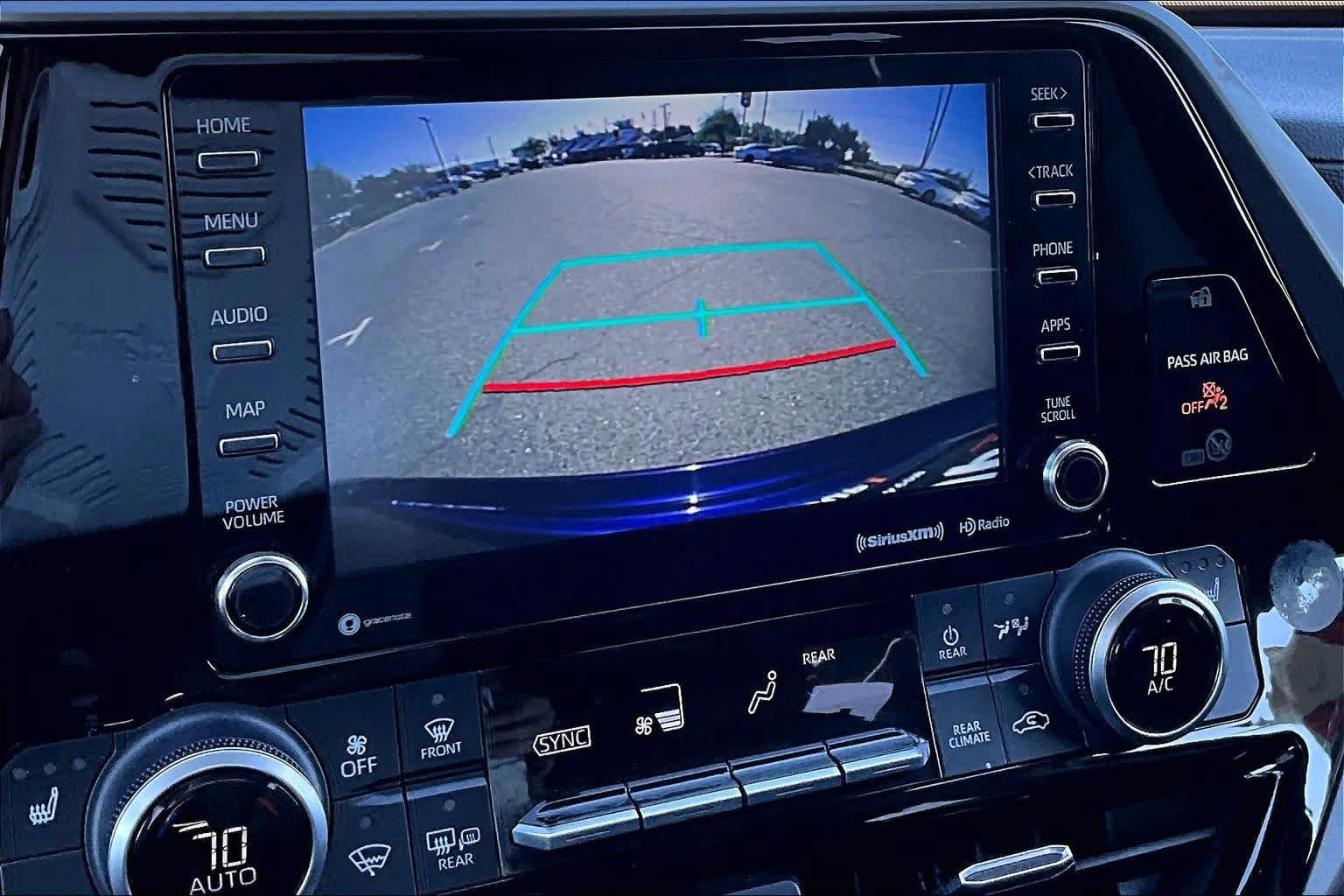 Certified 2021 Toyota Highlander XLE FWD image 26