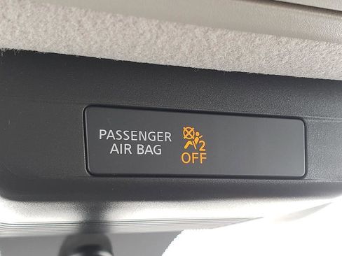 Used 2025 Nissan Kicks SR w/ SR Premium Package image 38