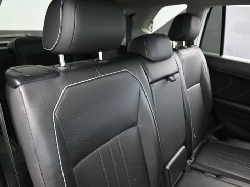 Used 2024 Volkswagen Tiguan SE FWD image 37