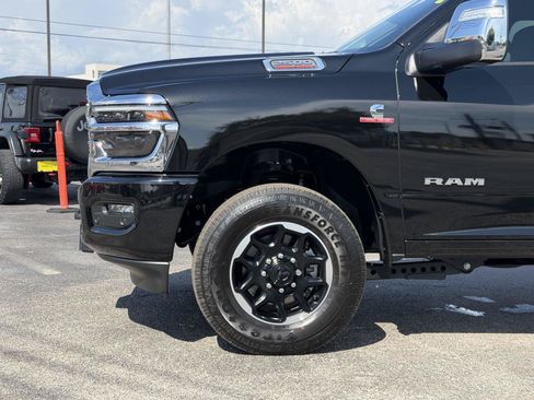 Used 2025 RAM 2500 Laramie AWD/4WD image 10