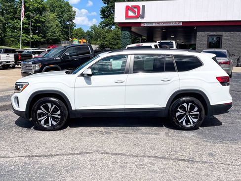 Used 2024 Volkswagen Atlas SE FWD image 3