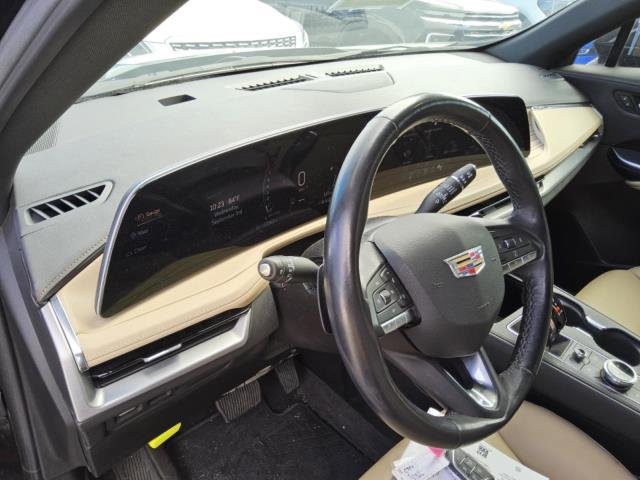 Used 2024 Cadillac XT4 Premium Luxury w/ Cold Weather Package FWD image 6