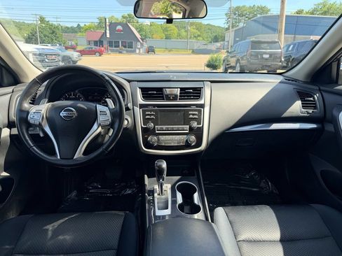 Used 2018 Nissan Altima 2.5 SR FWD image 18