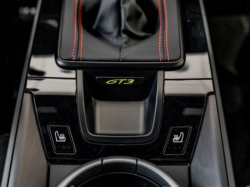 Certified 2022 Porsche 911 GT3 image 21