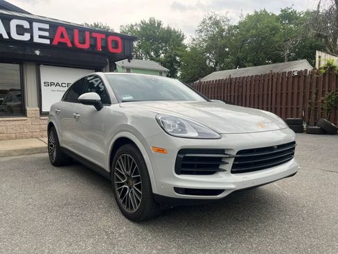 Used 2022 Porsche Cayenne Platinum Edition AWD/4WD image 9