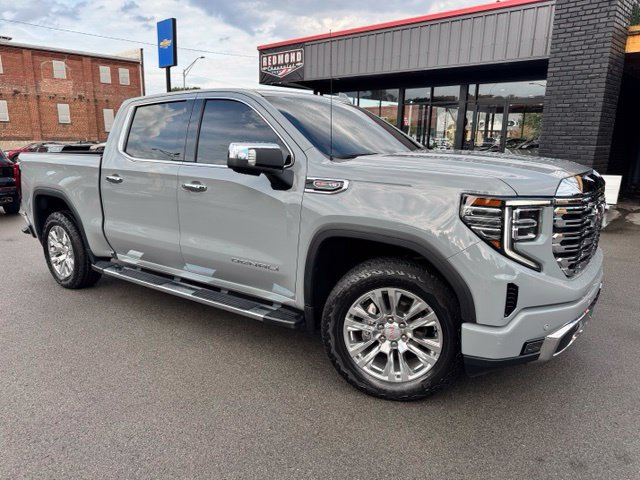 Used 2025 GMC Sierra 1500 Denali AWD/4WD image 3
