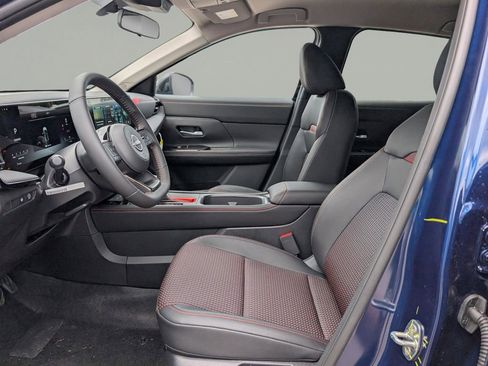 New 2026 Nissan Kicks SR FWD image 17