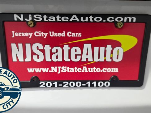 Used 2023 Chrysler Pacifica Touring-L FWD image 32