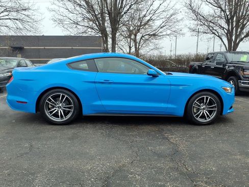Used 2017 Ford Mustang Coupe image 23