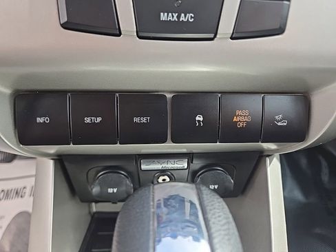 Used 2009 Ford Focus SEL image 26