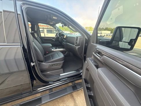 Used 2025 Chevrolet Silverado 2500 LTZ w/ LTZ Plus Package AWD/4WD image 25