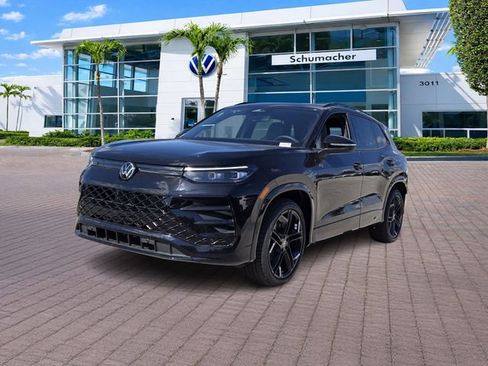 New 2026 Volkswagen Tiguan SE R-Line FWD image 3