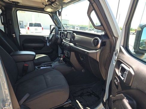 Used 2023 Jeep Wrangler Unlimited w/ Cold Weather Group AWD/4WD image 13