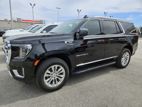 Used 2023 GMC Yukon SLT w/ SLT Luxury Package image 7