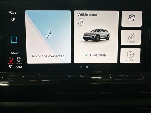 Used 2025 Volkswagen Atlas SE image 29