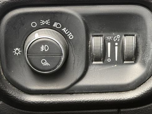Used 2024 RAM 2500 Laramie AWD/4WD image 22
