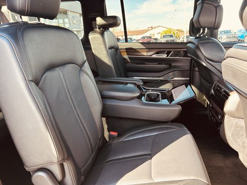 Used 2024 Jeep Grand Wagoneer L 4WD image 31