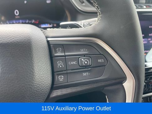 Used 2025 Jeep Grand Cherokee L Laredo AWD/4WD image 25