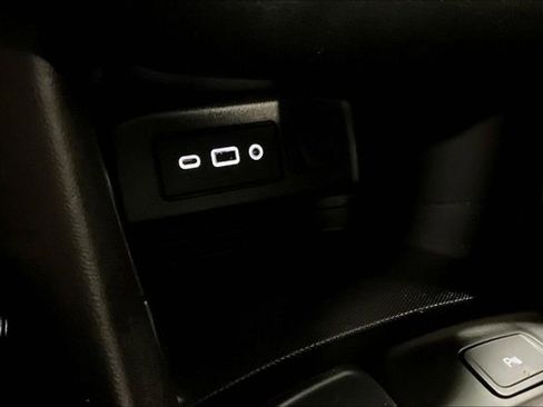 Used 2023 Chevrolet Equinox LT image 24