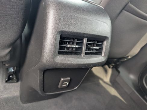 Used 2020 Chevrolet Equinox LT FWD image 31