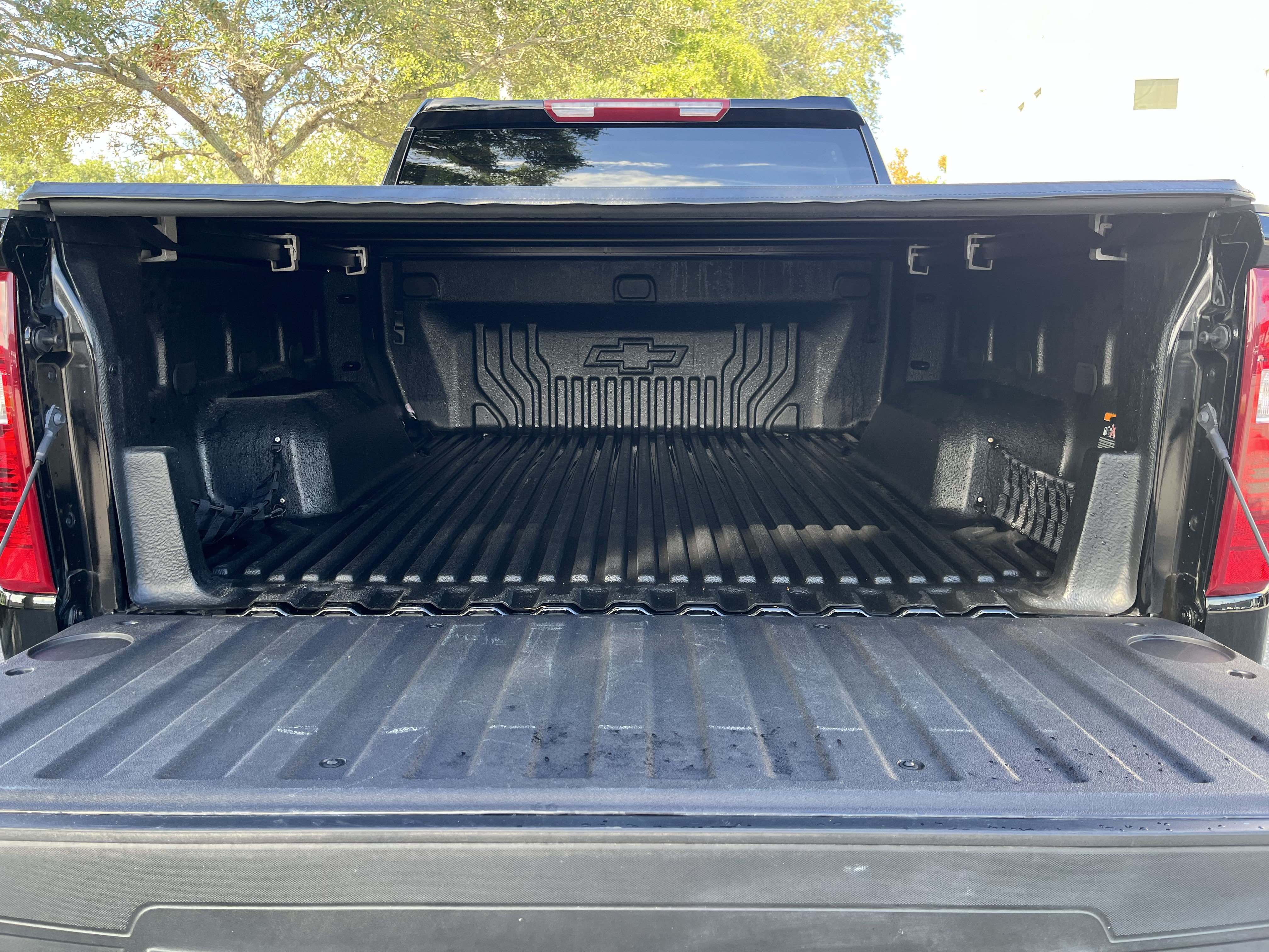 Used 2024 Chevrolet Silverado 1500 LT AWD/4WD image 18