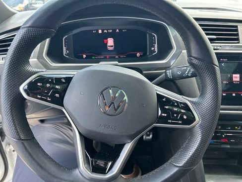 Used 2024 Volkswagen Tiguan SEL R-Line AWD/4WD image 9