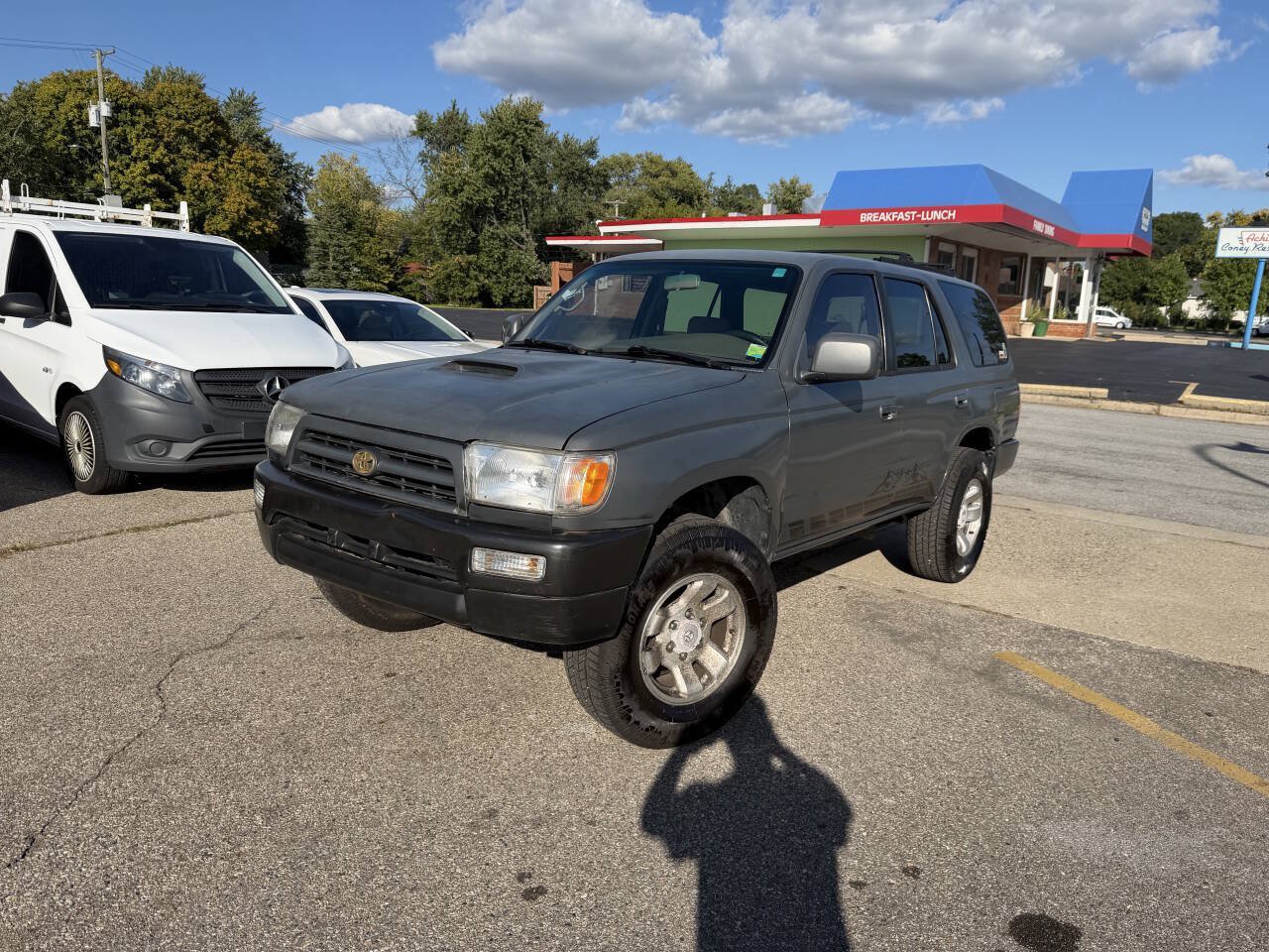 Used 1997 Toyota 4Runner SR5 w/ Sport Seat Pkg RWD image 3