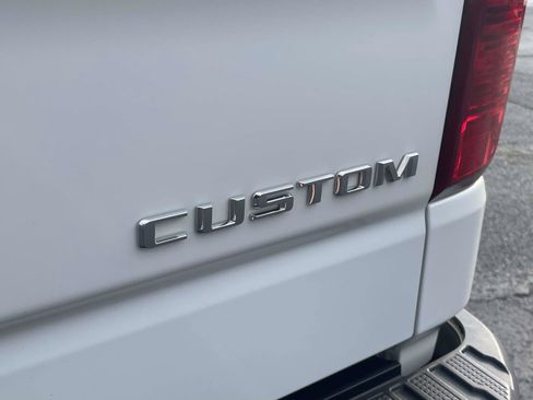 Used 2022 Chevrolet Silverado 1500 Custom RWD image 5
