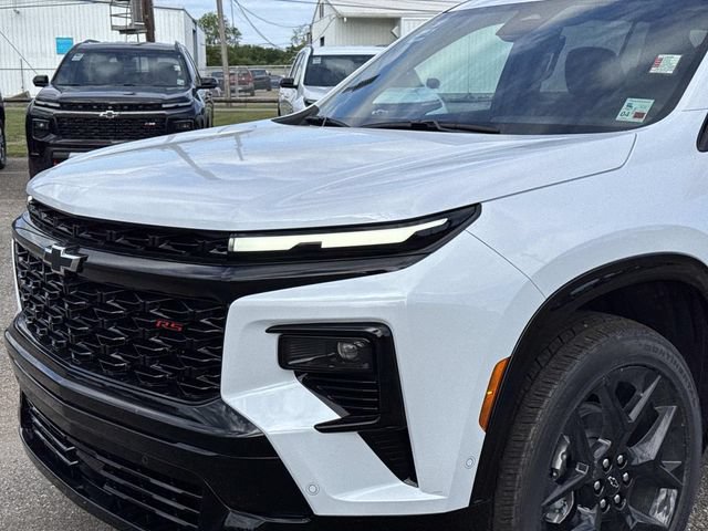 New 2026 Chevrolet Traverse RS w/ LPO, Floor Liner Package FWD image 2