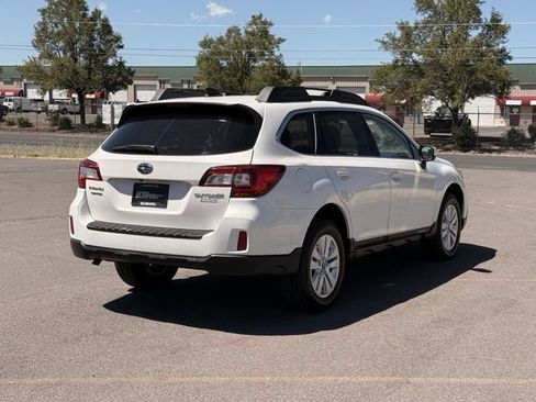 Used 2017 Subaru Outback 2.5i Premium AWD/4WD image 6