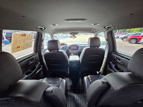 Used 2022 Chevrolet Traverse LT AWD/4WD image 44