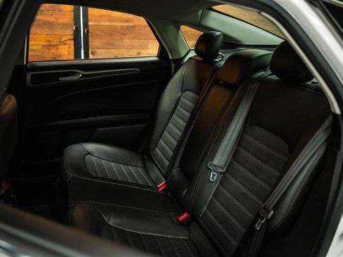 Used 2015 Ford Fusion SE w/ Equipment Group 502A image 10