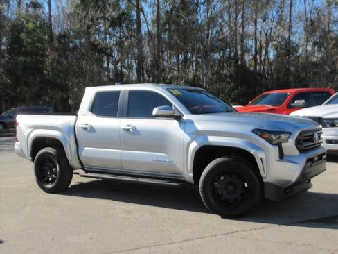 Used 2024 Toyota Tacoma SR5 image 2