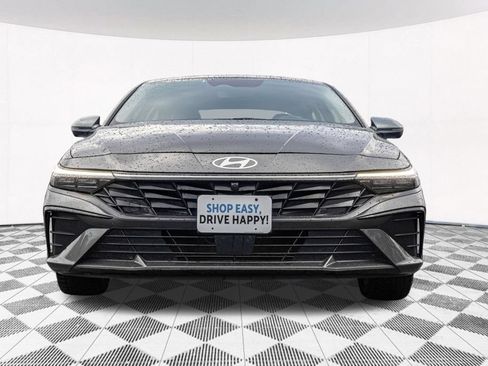 Used 2024 Hyundai Elantra Limited FWD image 5