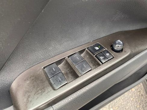 Used 2023 Toyota Camry SE image 17