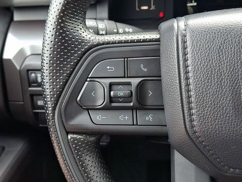 Certified 2025 Toyota Tacoma SR5 AWD/4WD image 20